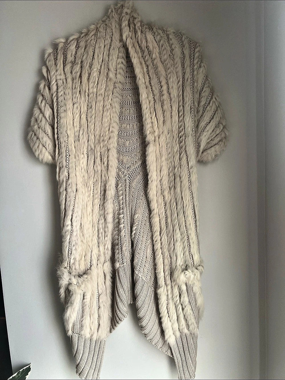 Knit Rabbit Fur Vest - Picture 2 of 6